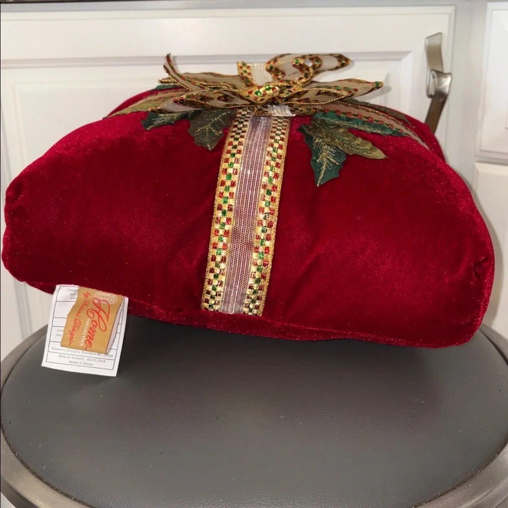 Home Collection Red Velvet Holiday Pillow with Gold Bow and Green Leaves 11”x12”